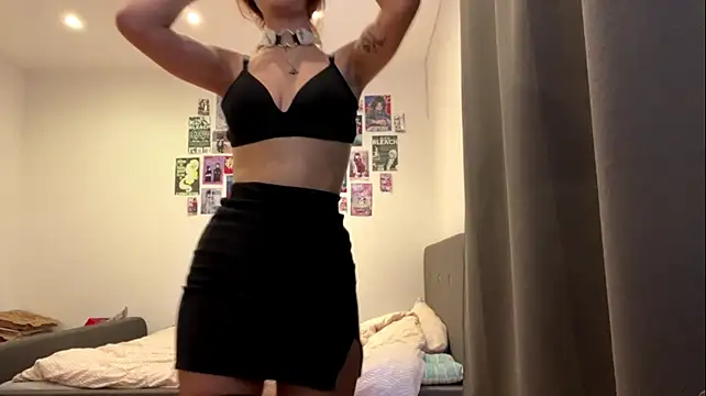 VelmaDevincent Chat XXX in diretta