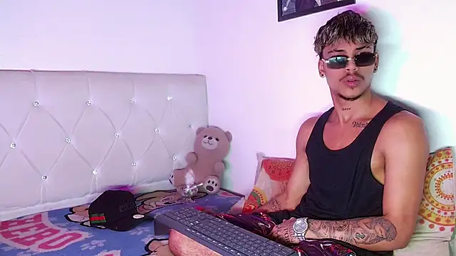 Angel_foxc13 Chat XXX in diretta
