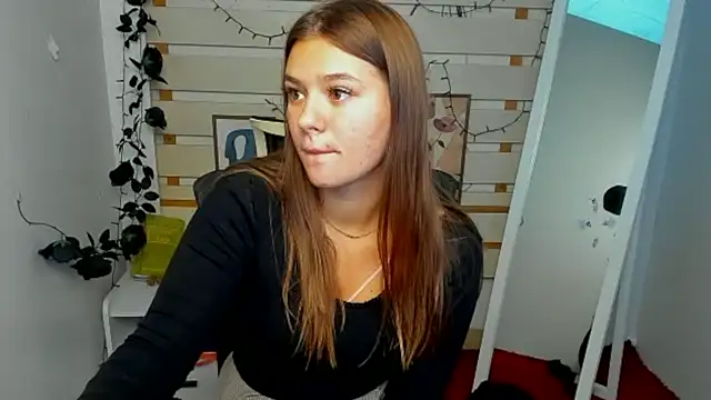 Josephine_Kiss Adlı Modelin Canlı XXX Sohbeti