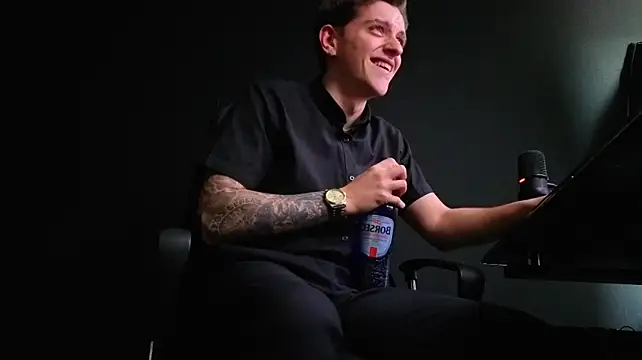 FelixStarkk 网络视讯表演