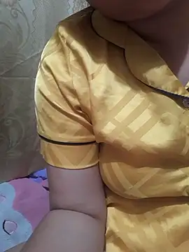 -Tara-a's Live XXX Chat