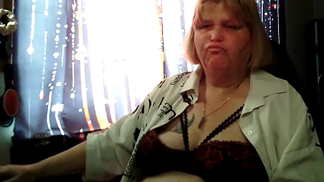 Sylviastar46 Adlı Modelin Canlı XXX Sohbeti