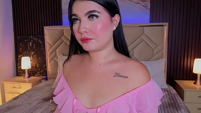 MiaaFarrel Adlı Modelin Canlı XXX Sohbeti