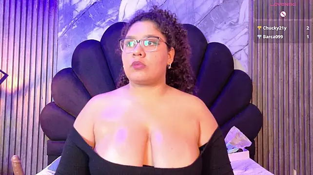 ambar_Smithe Adlı Modelin Canlı XXX Sohbeti