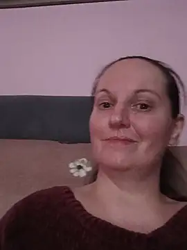 BustyLadyAlman Live XXX chat