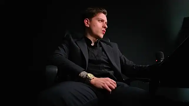 FelixStarkk Adlı Modelin Canlı XXX Sohbeti