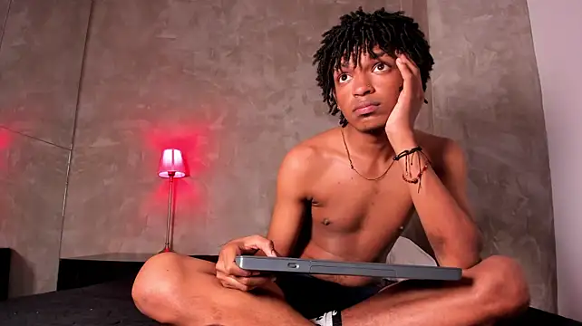 Chat +18 de Raymond_steel ao vivo