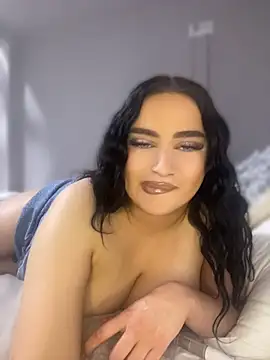 צ'אט XXX בשידור חי של EmiliaPetrova