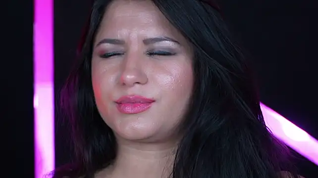 Chat +18 de EssenaMonroe ao vivo