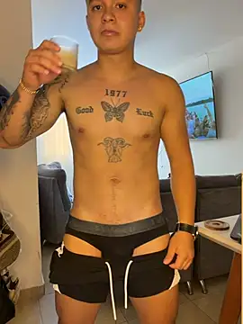 Christopher_strongg XXX чат на живо