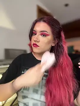NikkiNix Adlı Modelin Canlı XXX Sohbeti