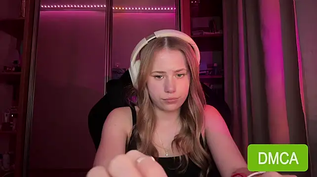 Aurorain - l tease you with my ass and squeeze it