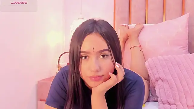 Zoe_Monrow's Live XXX Chat