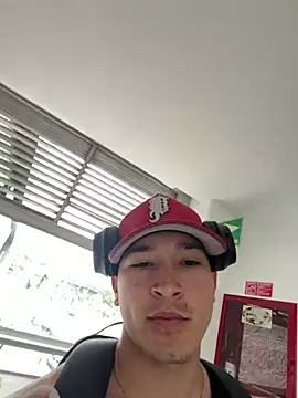 Horny_nick19のライブXXXチャット