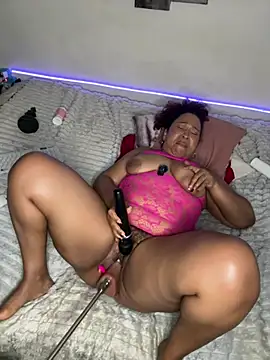 Chat +18 de debboraWagner ao vivo