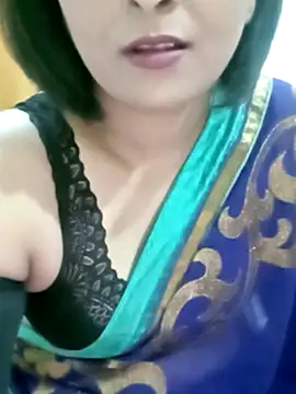 XXX chat uživo modela Queen_Kushi4