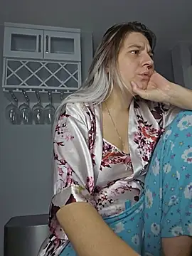 ScarletsWeb élő XXX-chatje