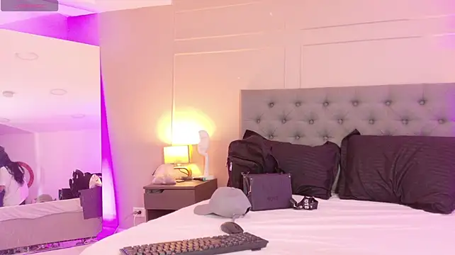 XXX chat uživo modela ALICESANDOVAL