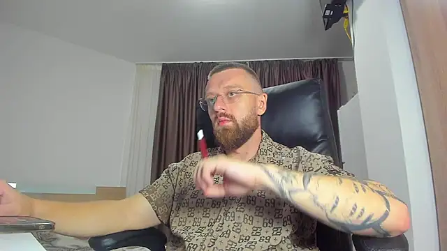 Findom_guy Adlı Modelin Canlı XXX Sohbeti