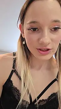 Chloe_StClaireのライブXXXチャット