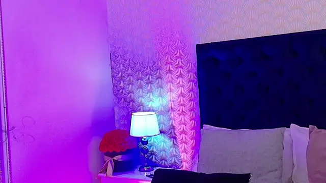 Chatroom XXX en direct de KarinaOficiaLL_