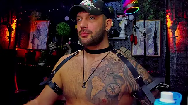 צ'אט XXX בשידור חי של LexHardy