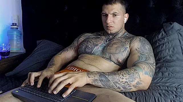 Shane_Clay Chat XXX in diretta