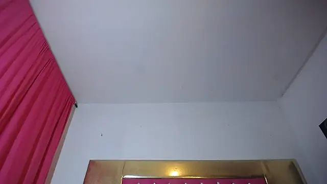 Vicky_doll333 élő XXX-chatje