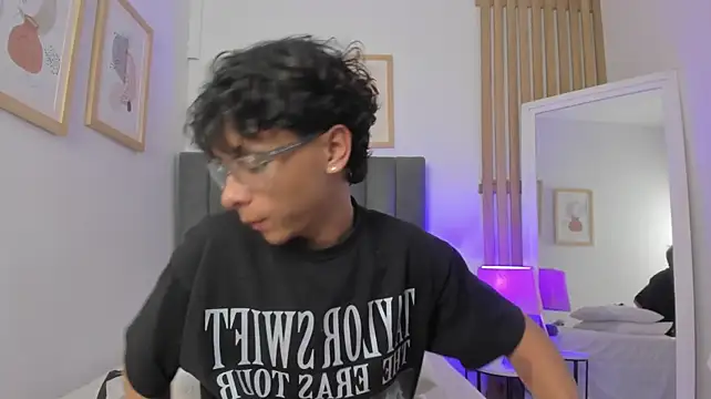 Chat XXX ao vivo de Adams__Bobby