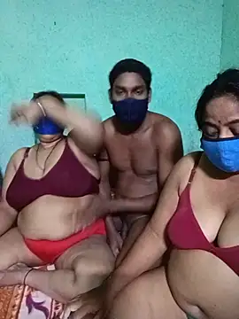 צ'אט XXX בשידור חי של Group_Of_Lust