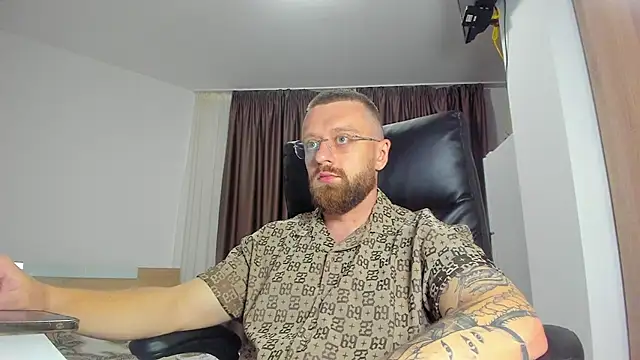 Živý XXX chat Findom_guy