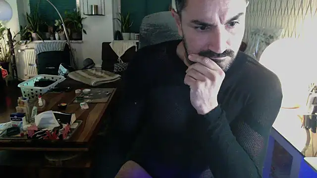 tomz0819: απευθείας συνομιλία ΧΧΧ
