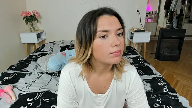 دردشة BrightDani الجنسية المباشرة