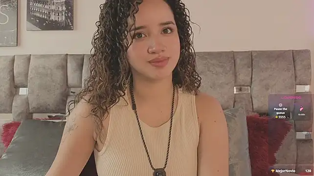 emilyrouxe Chat XXX in diretta