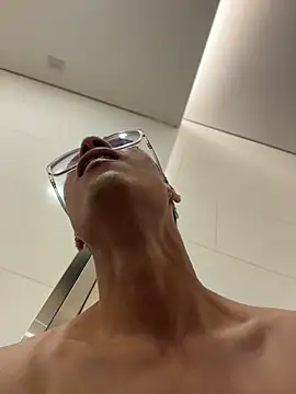 Онлайн чат XXX TavoHot_