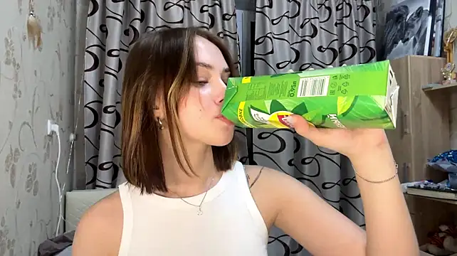 Онлайн чат XXX KayceMatthai