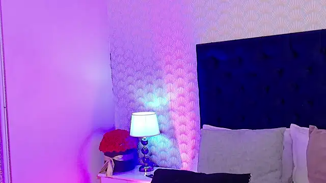 KarinaOficiaLL_ Chat XXX in diretta