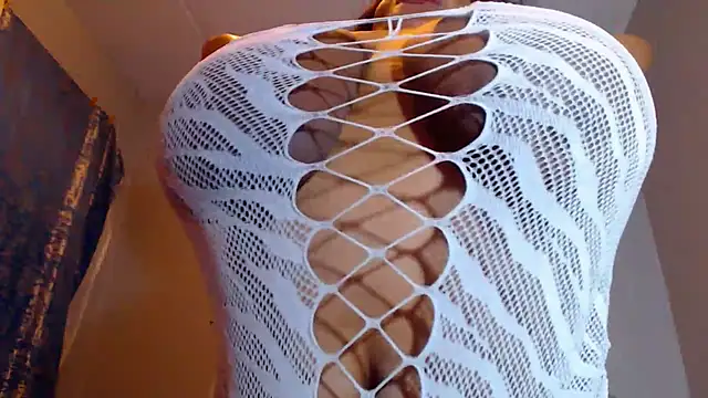 Онлайн чат XXX Silkytitss