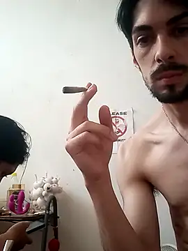 دردشة PielyFuego الجنسية المباشرة