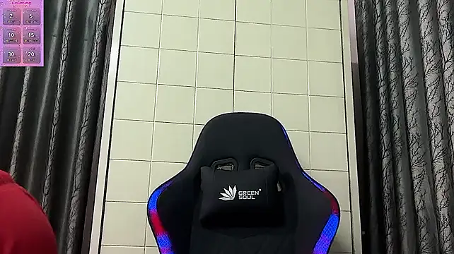 Chat +18 de PouringLust ao vivo