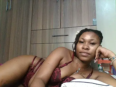 Juicyy_afriq's Live XXX Chat