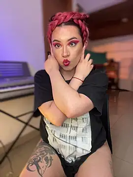 NikkiNix XXX чат на живо