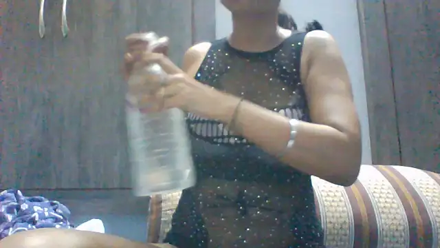 shalini_fire's Live XXX Chat