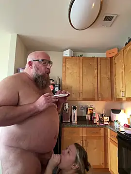 צ'אט XXX בשידור חי של PiggyRose