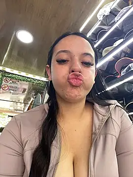 CelesteJones1 Adlı Modelin Canlı XXX Sohbeti