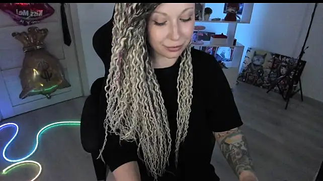 HoneySallyMoore's Live XXX Chat