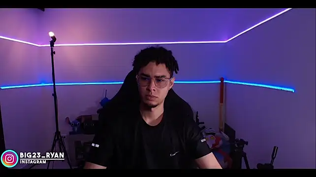bigryann23's Live XXX Chat