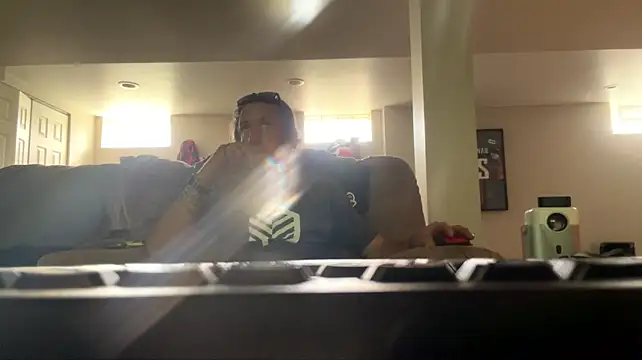 studlyhardwoodd's Live XXX Chat