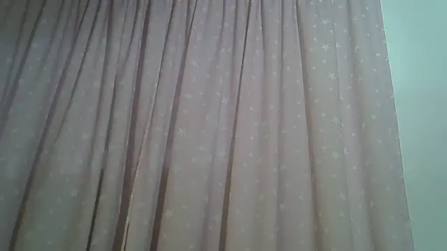 Chat XXX en directo de SkinnyKitten