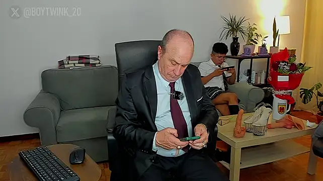 masterboy50 Adlı Modelin Canlı XXX Sohbeti